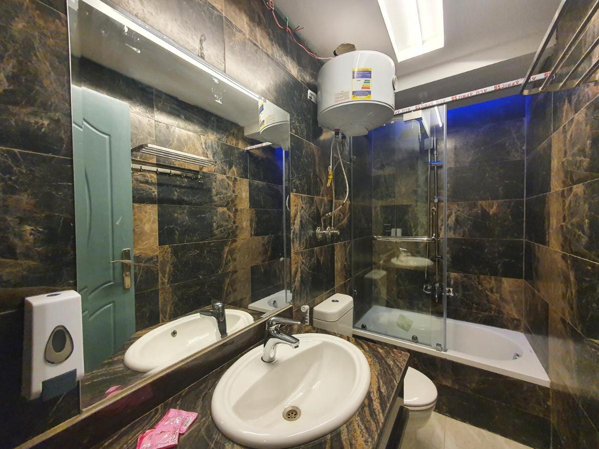 Oxford Hotel & Restaurant Кайро Екстериор снимка
