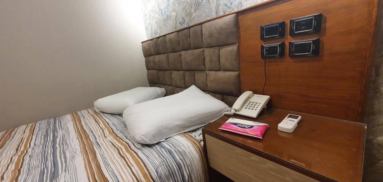Oxford Hotel & Restaurant Кайро Екстериор снимка