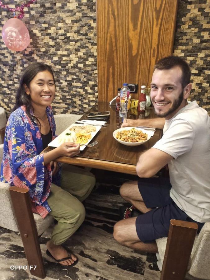 Oxford Hotel & Restaurant Кайро Екстериор снимка