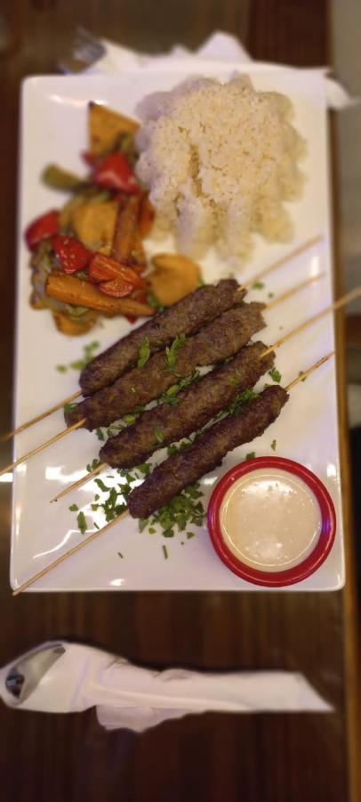 Oxford Hotel & Restaurant Кайро Екстериор снимка