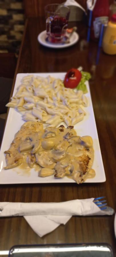Oxford Hotel & Restaurant Кайро Екстериор снимка