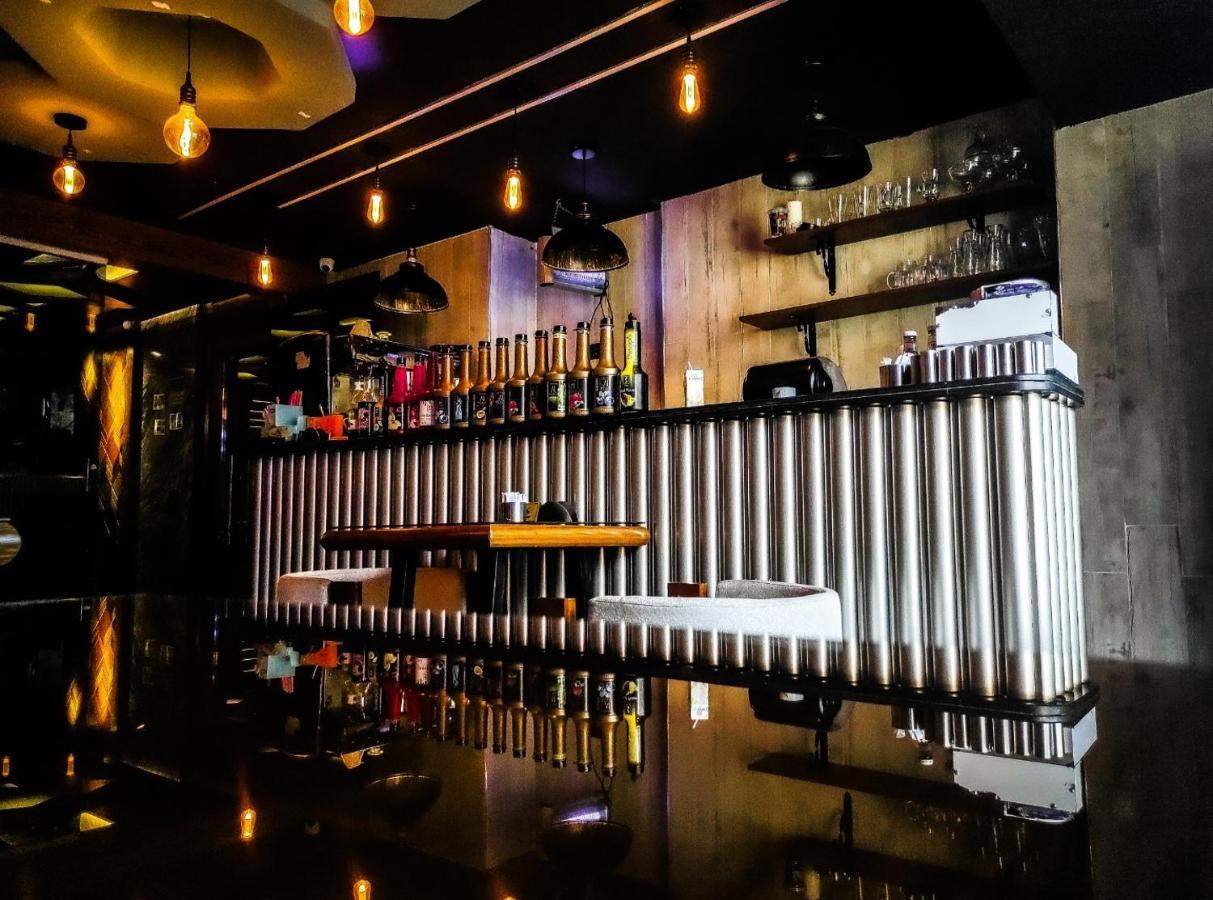 Oxford Hotel & Restaurant Кайро Екстериор снимка